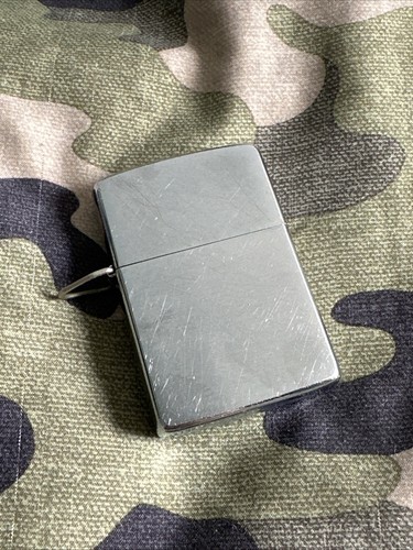 1982 classic vintage zippo - 1982,